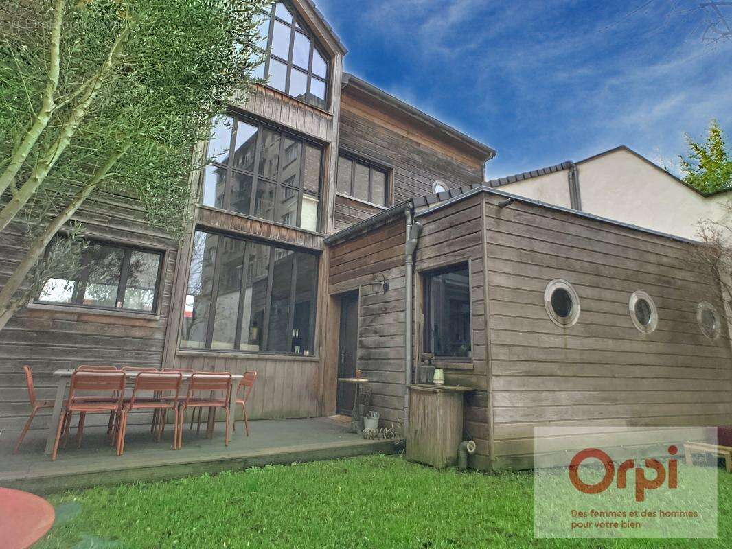 Maison à ISSY-LES-MOULINEAUX