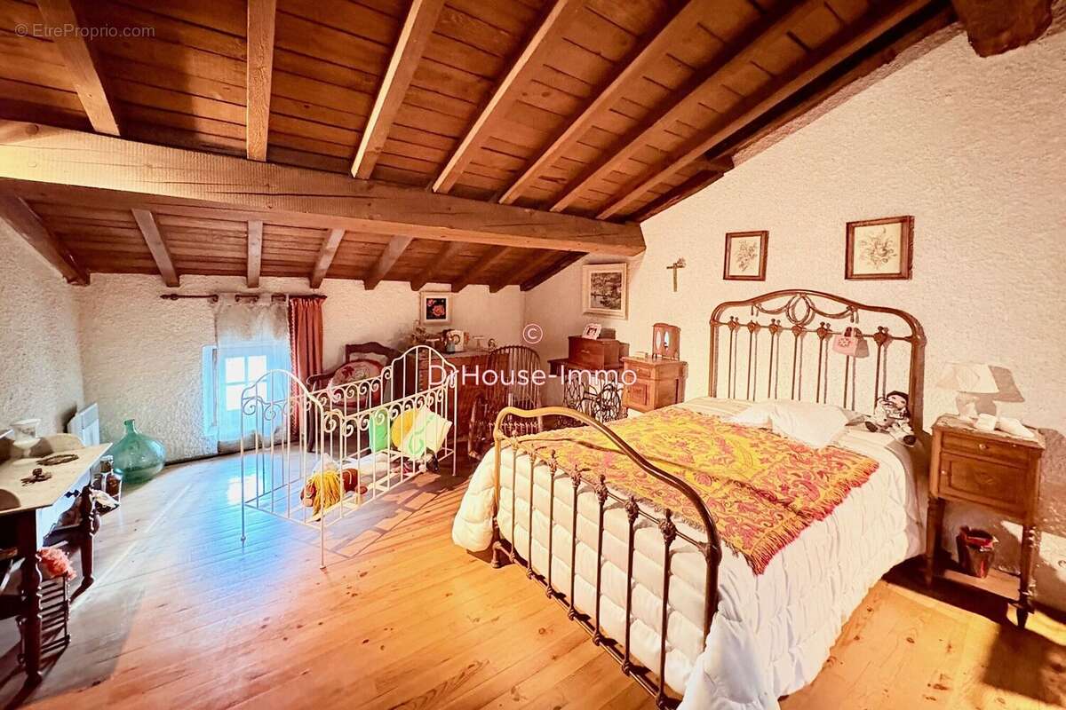 Maison à MOUSSOULENS