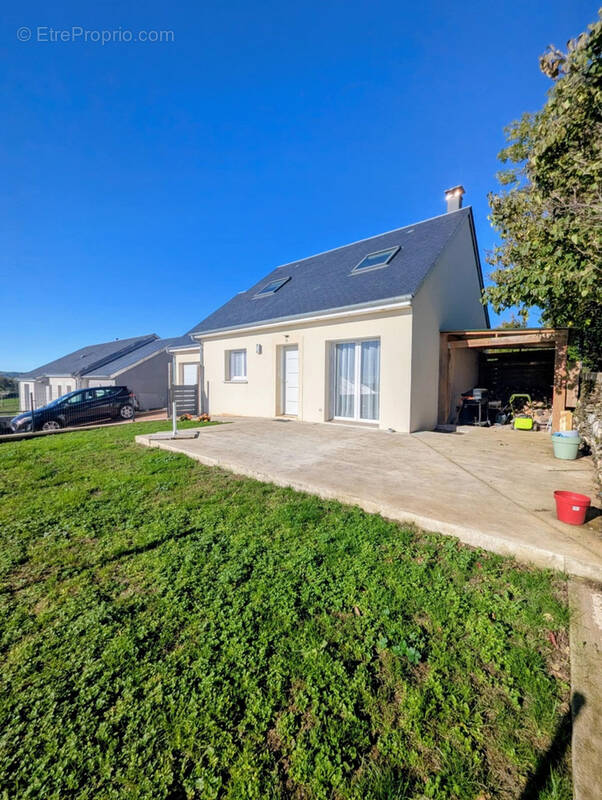 Maison à LUC-LA-PRIMAUBE