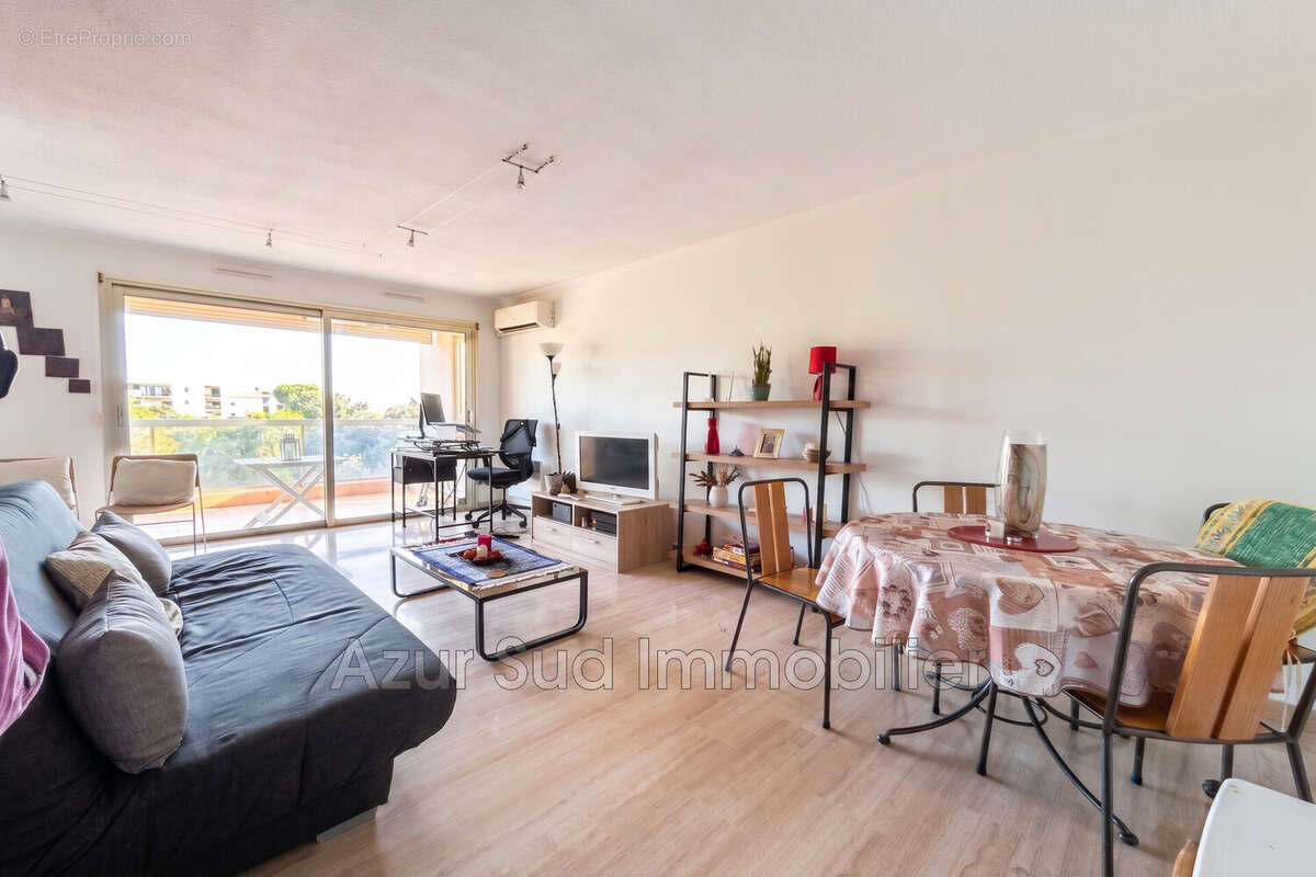 Appartement 49 m² à Antibes  - photo 2