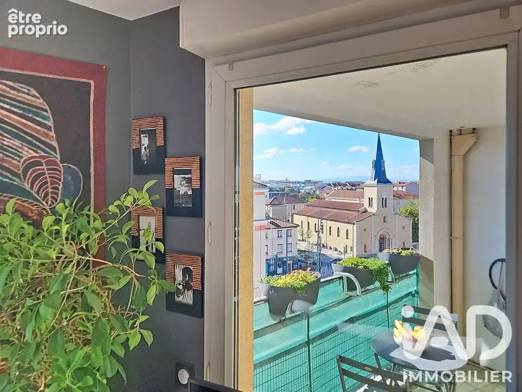 Photo 1 - Appartement à VILLEURBANNE