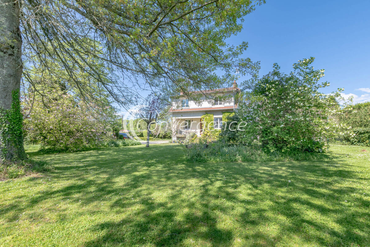 Maison à RILHAC-RANCON