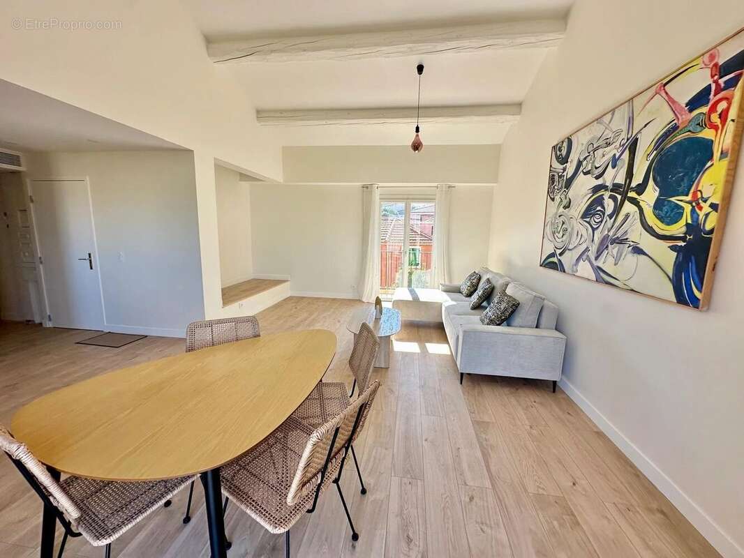 Appartement à MANDELIEU-LA-NAPOULE