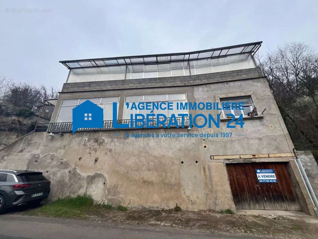 Maison à CHATEAUNEUF