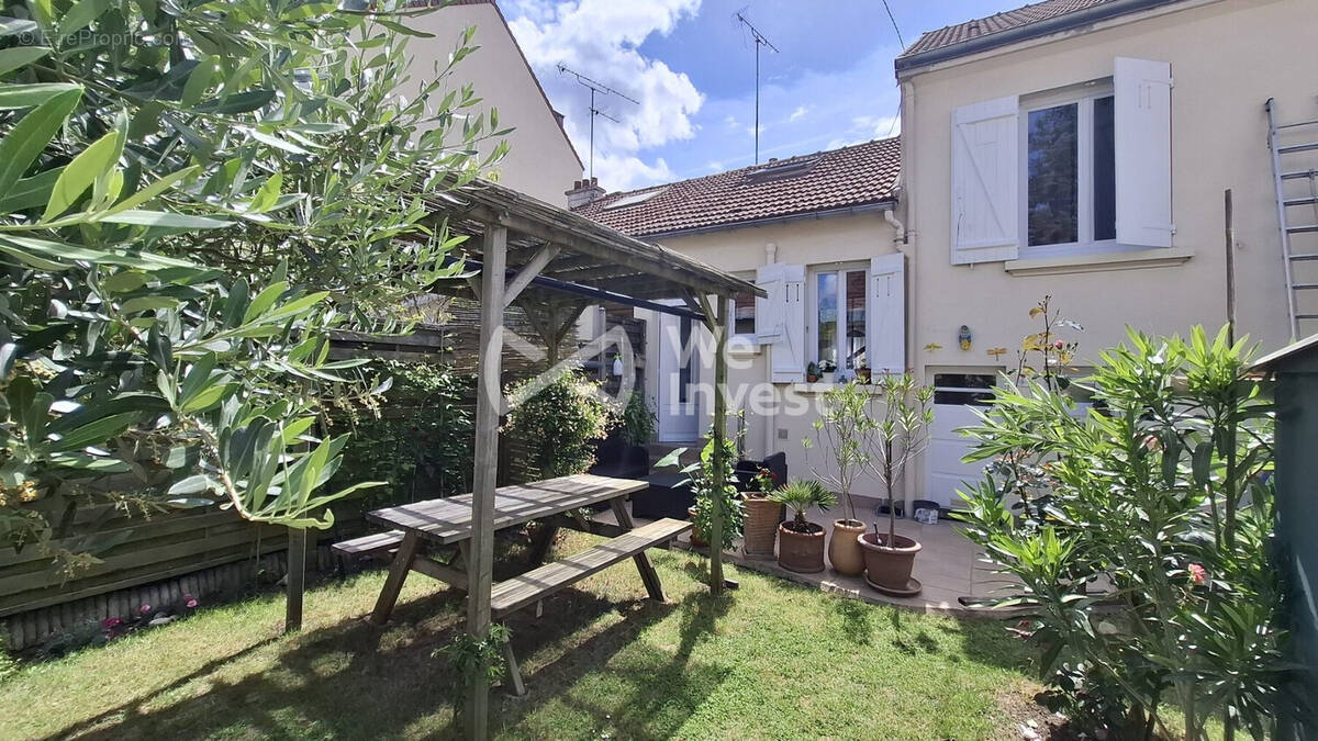 Maison à BROU-SUR-CHANTEREINE