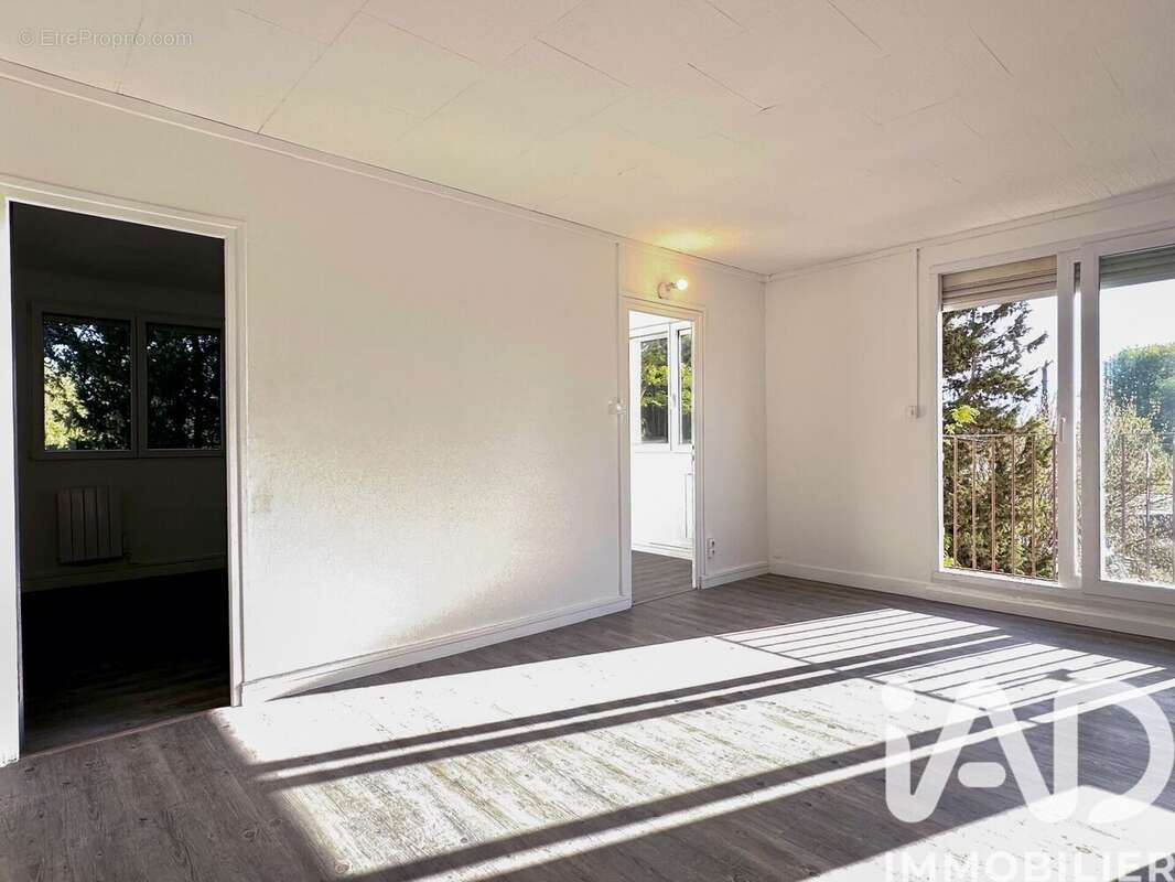 Photo 2 - Appartement à BAGNOLS-SUR-CEZE