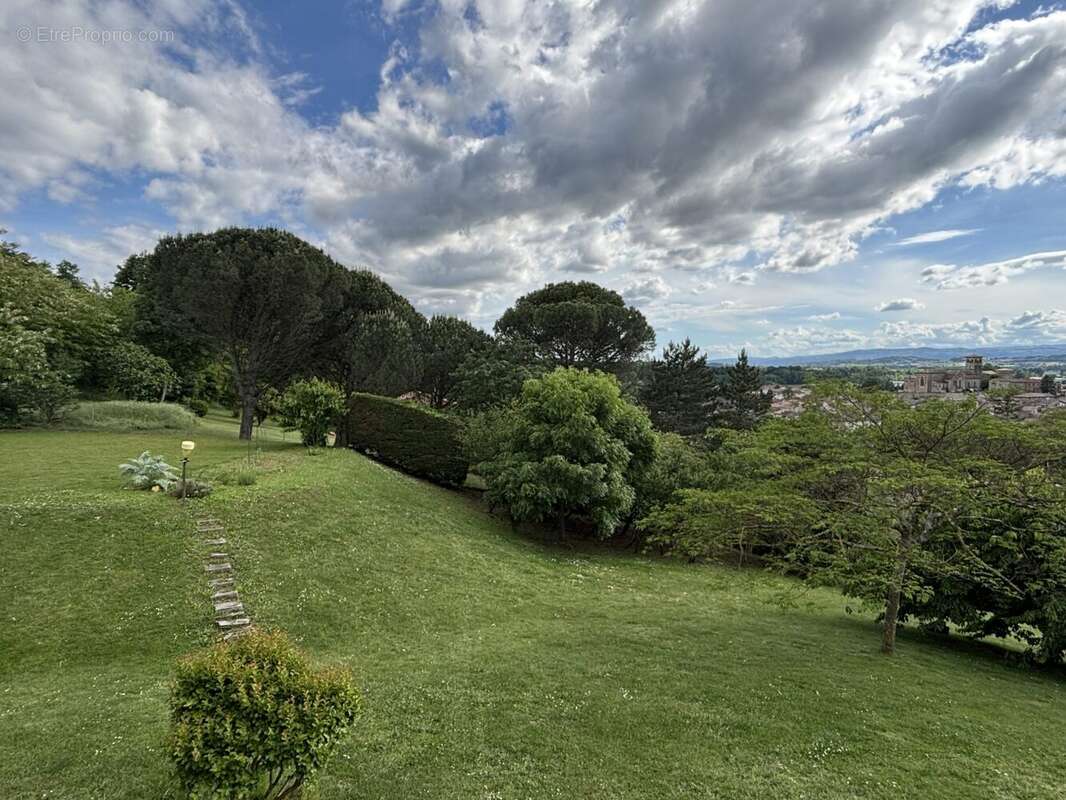 Maison 140 m² à Saint-Donat-Sur-L'herbasse  - photo 2