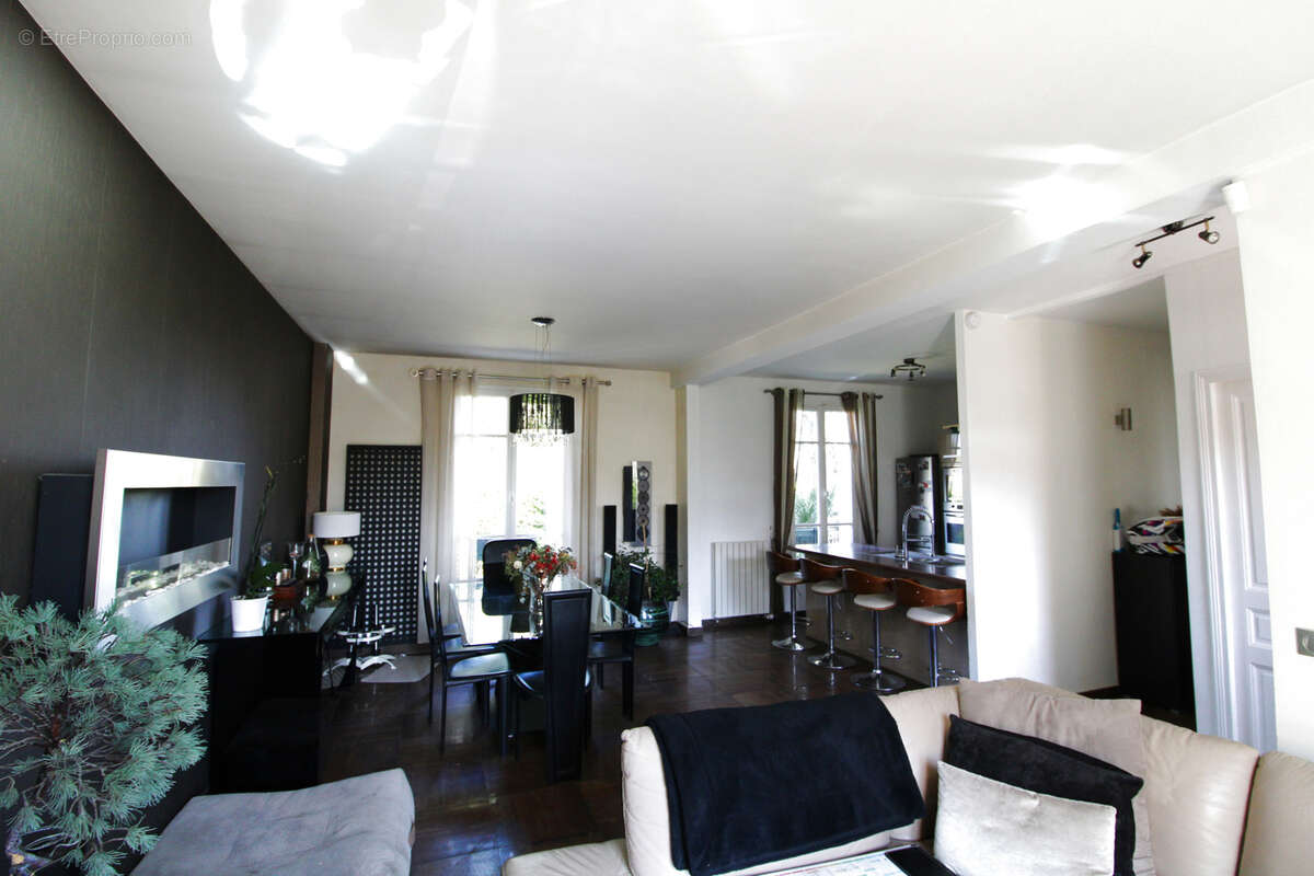 Maison à SARTROUVILLE