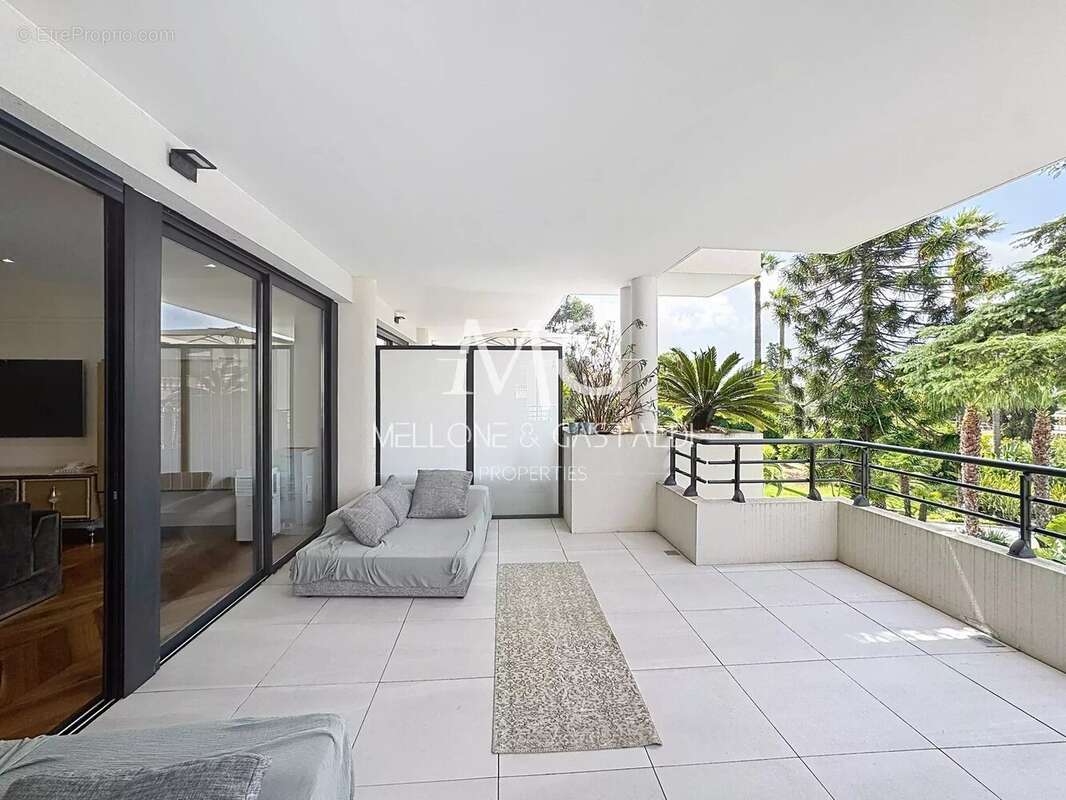 Cannes oxford – 4 pièces d’exception de 157 m² – terrasses, vue mer, 3 garages – résidence de prestige - photo 3