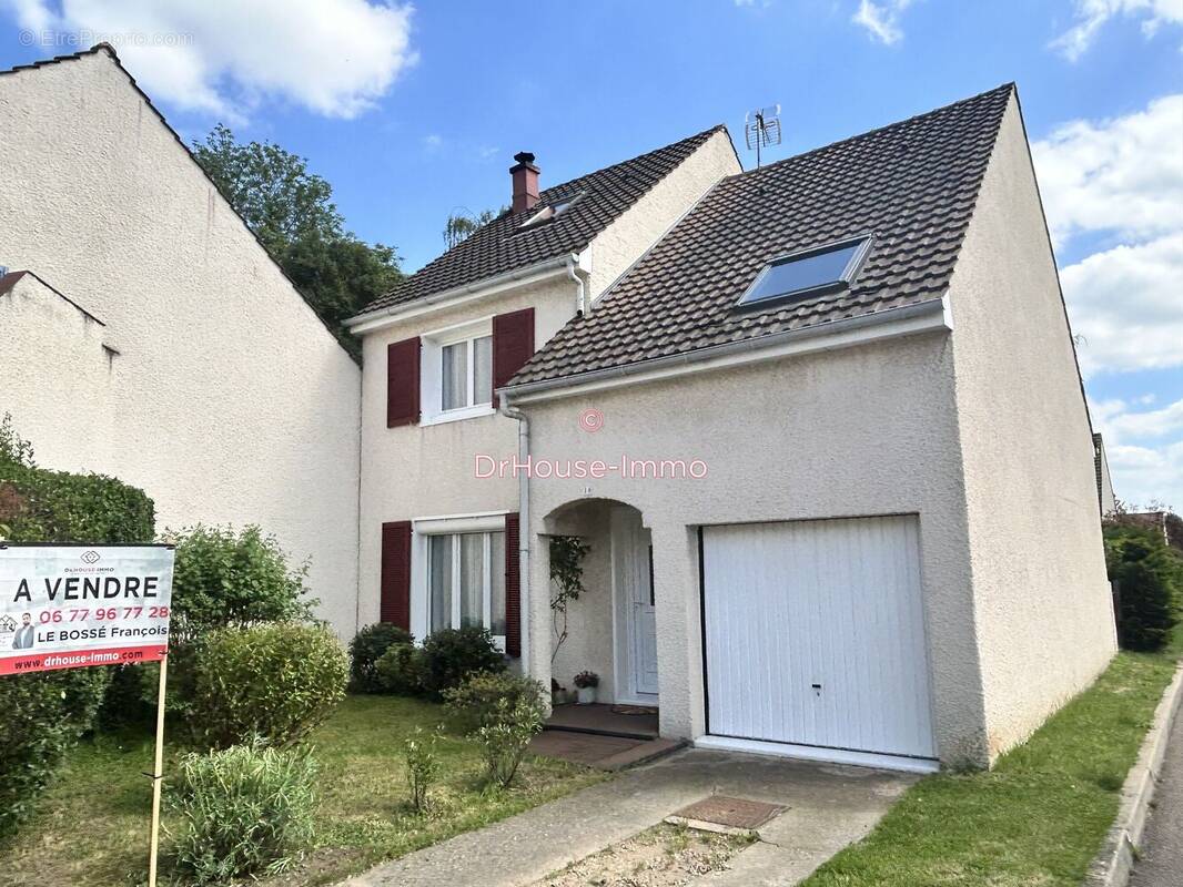 Maison 114 m² à Gargenville  - photo 1