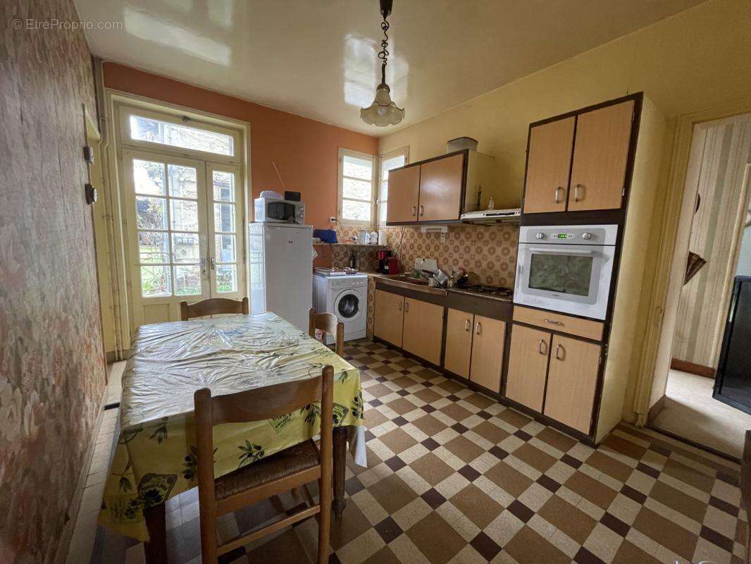 Maison à VOUNEUIL-SUR-VIENNE