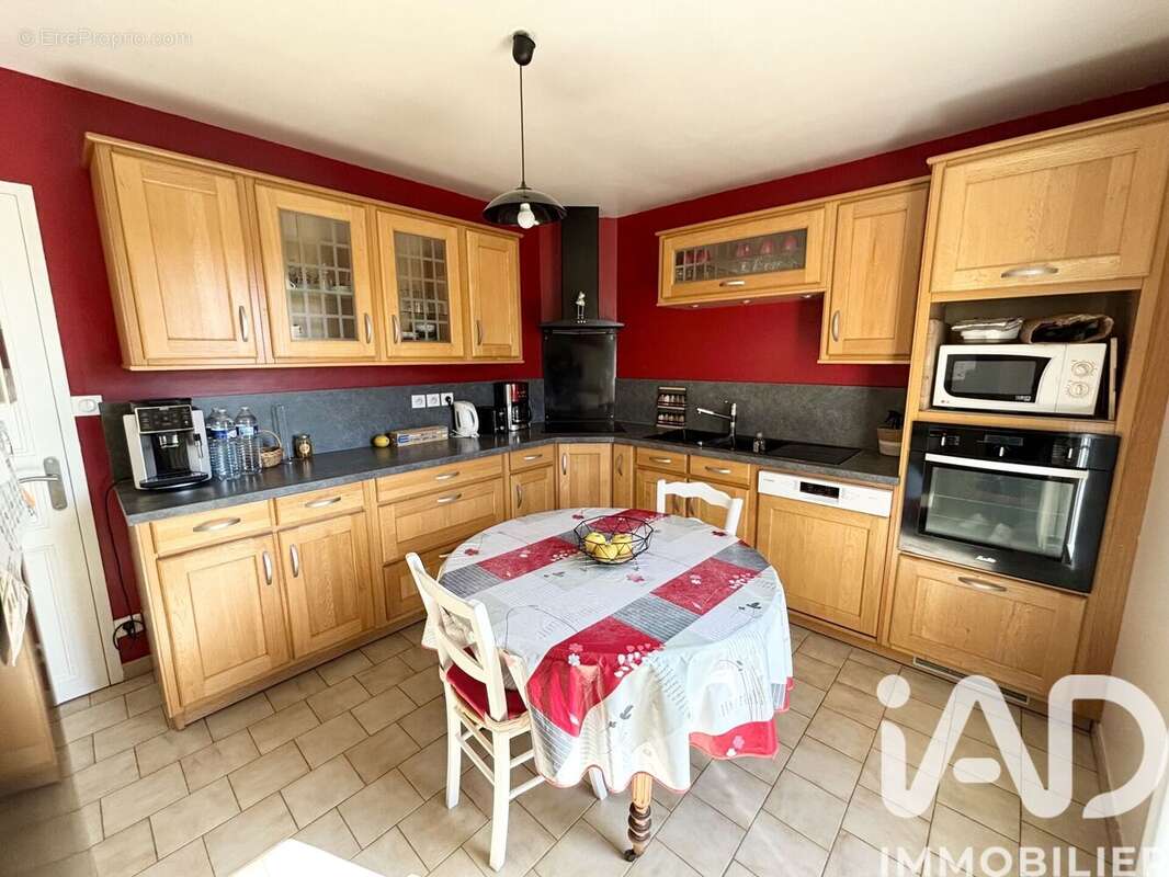 Maison 108 m² à Rivarennes  - photo 3