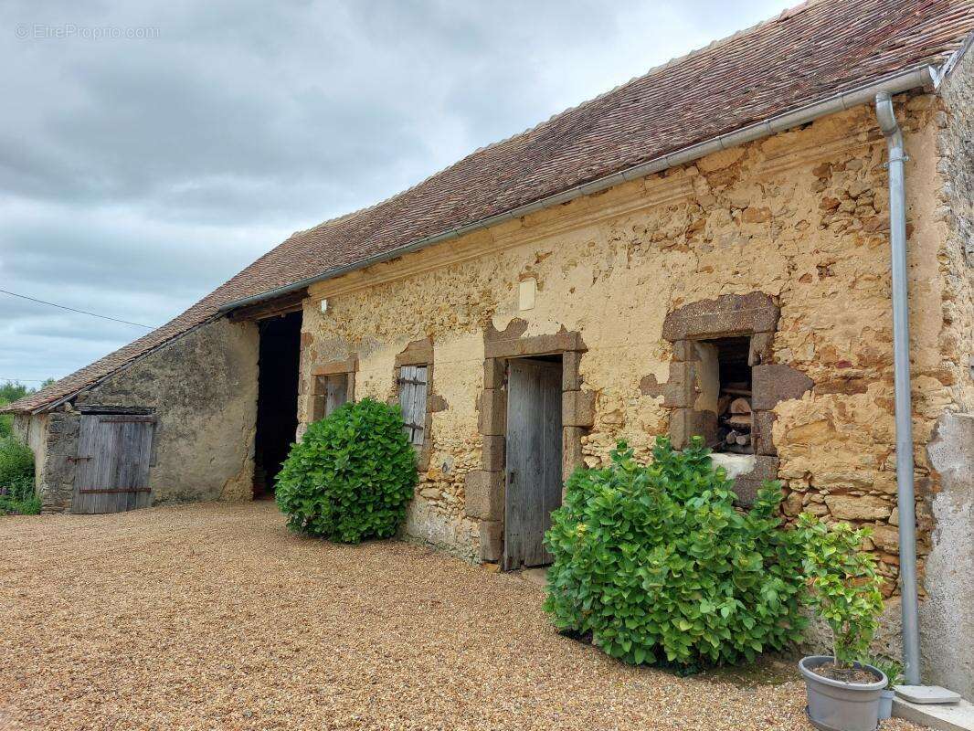 Maison à YVRE-L'EVEQUE