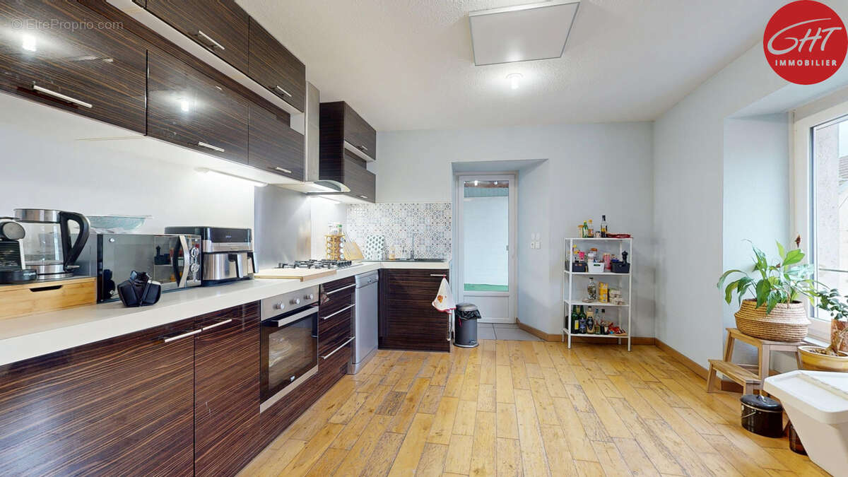 Appartement à CHALEZE