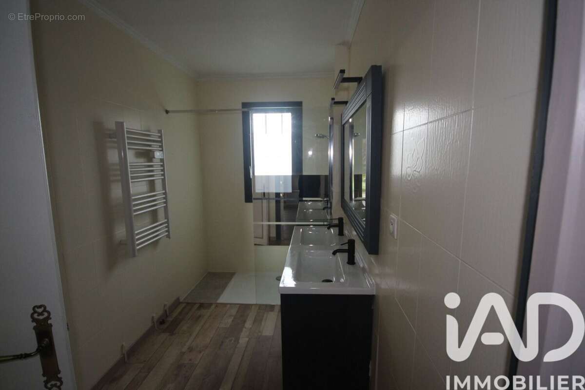 Maison 110 m² à Romegoux  - photo 7