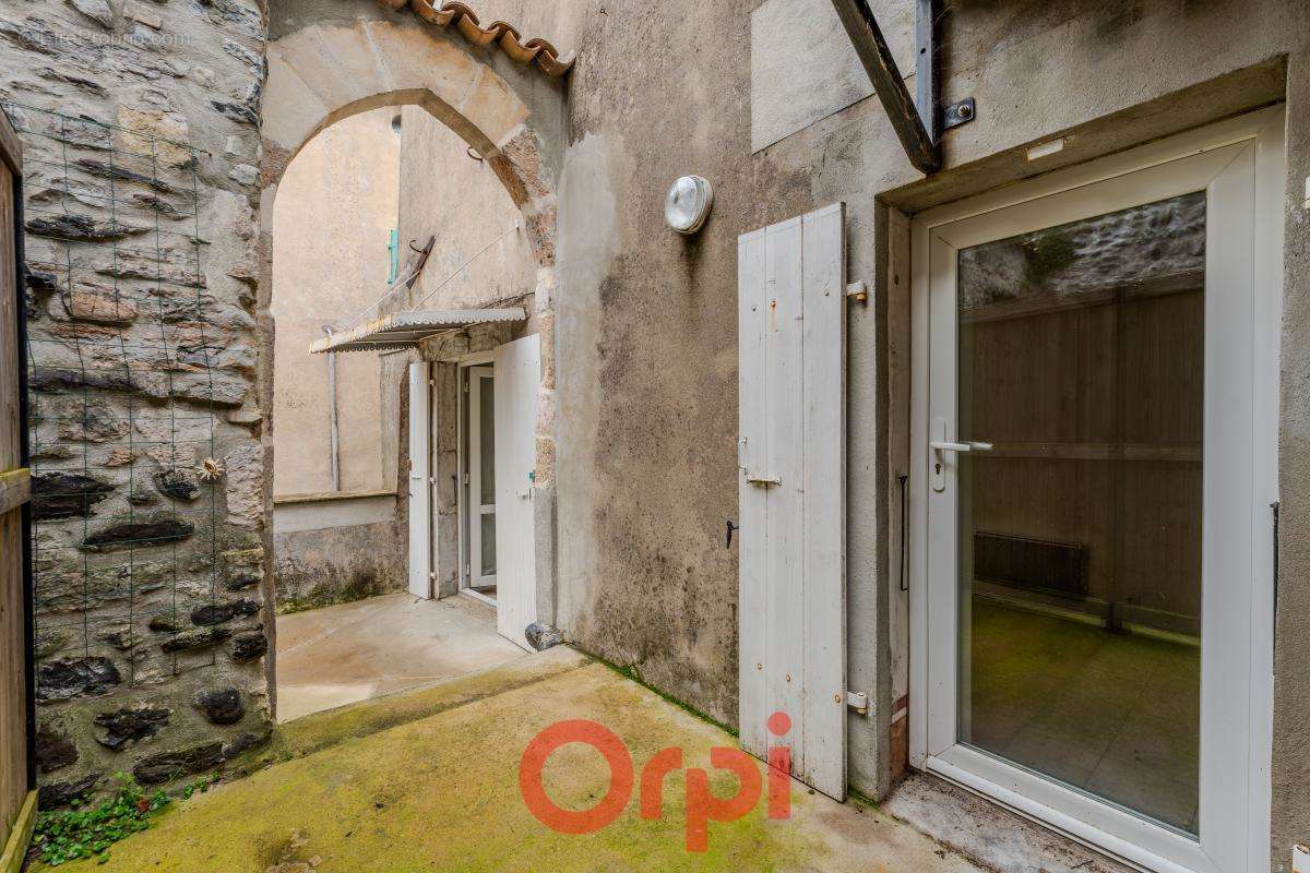 Appartement à ALBA-LA-ROMAINE