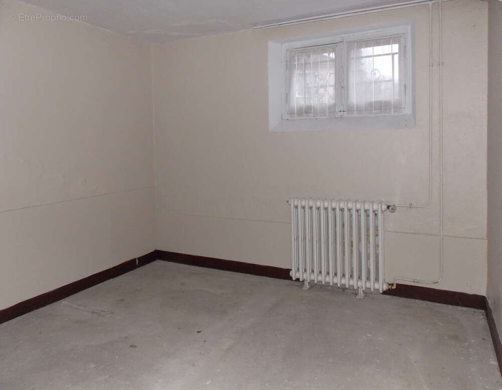 Maison à CERCY-LA-TOUR