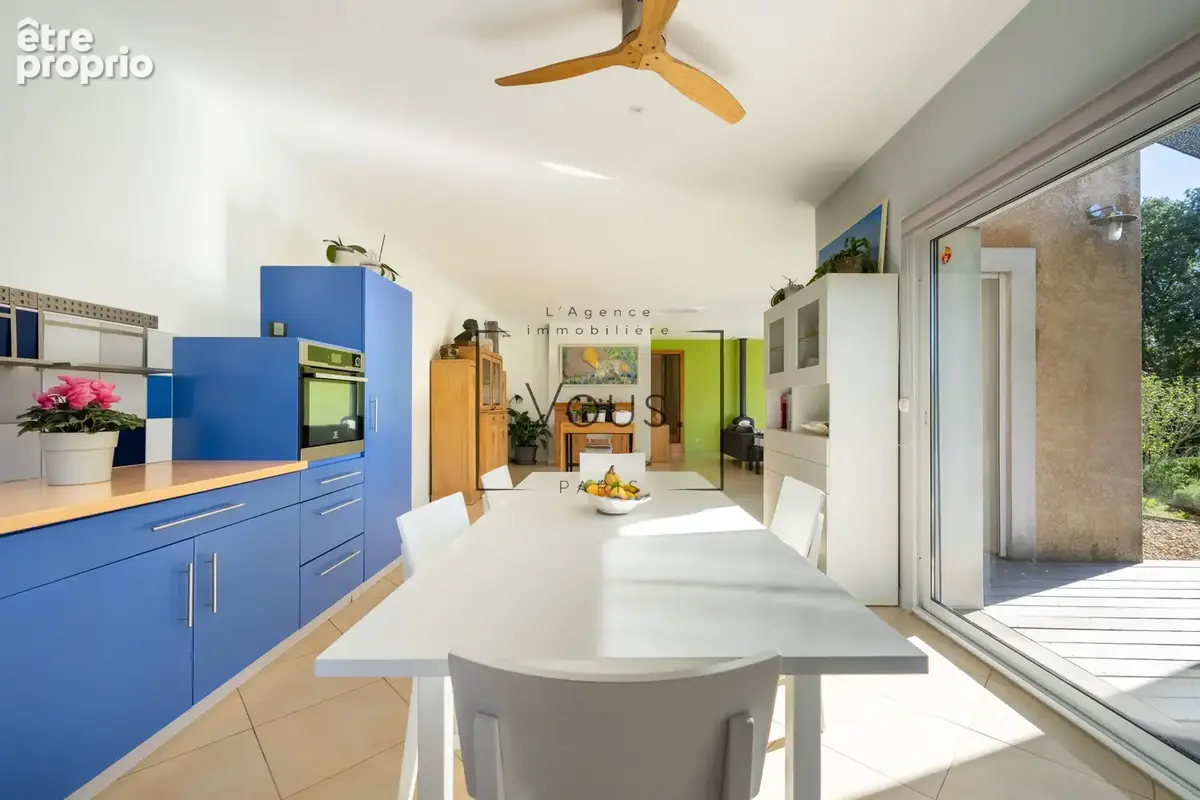 Villa contemporaine de plain-pied avec piscine, au cœur d’un terrain boisé, aux portes des Cévennes - photo 8