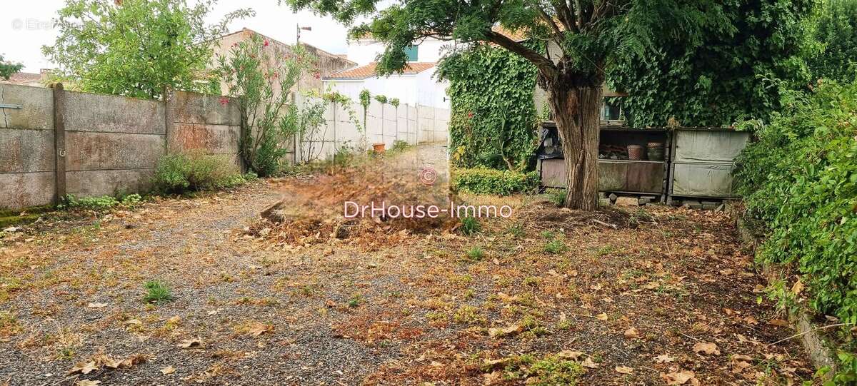 Maison 62 m² à Saint-Denis-Du-Payre  - photo 4