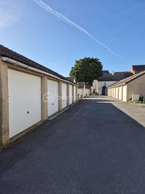 Appartement à COURCOURONNES