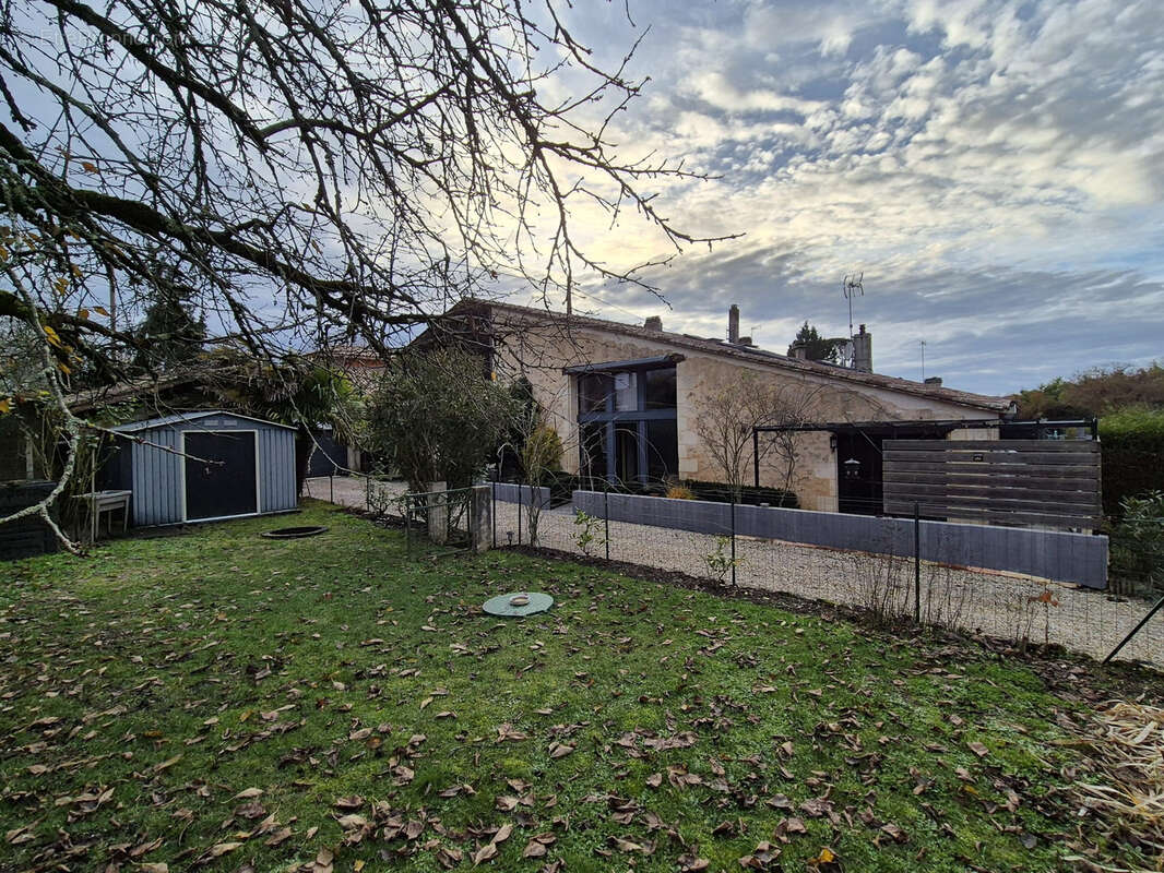 Maison à BELLEBAT