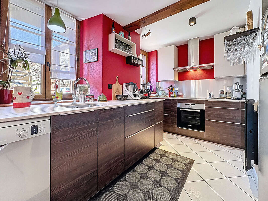 Appartement à LA ROCHE-SUR-FORON