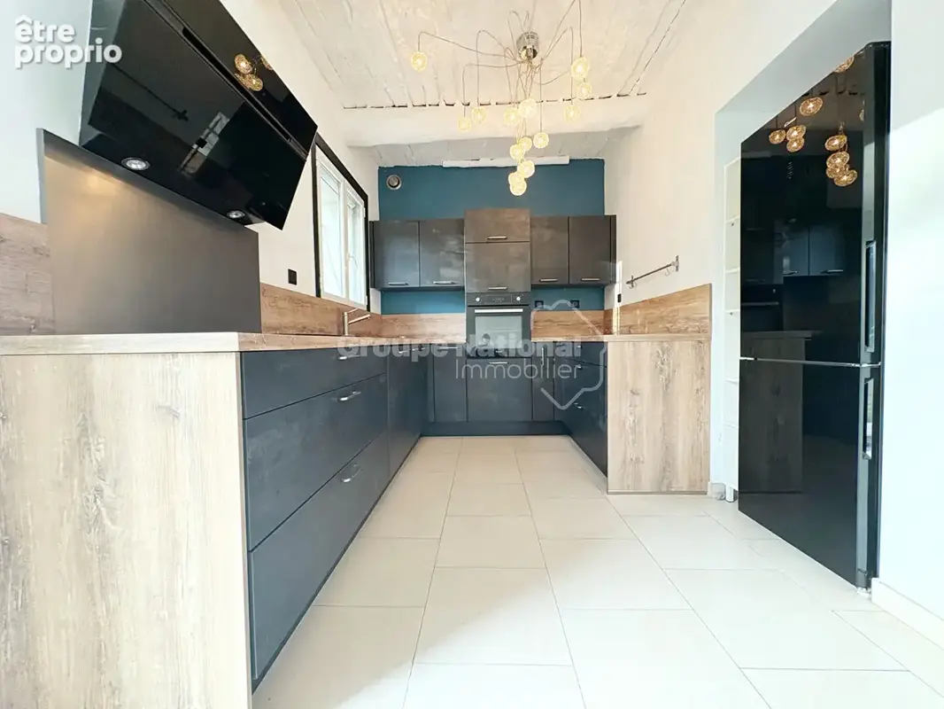 Grans: magnifique mas en pierre de 130 m2- 5 pièces - Terrain 2 600 m² - photo 5