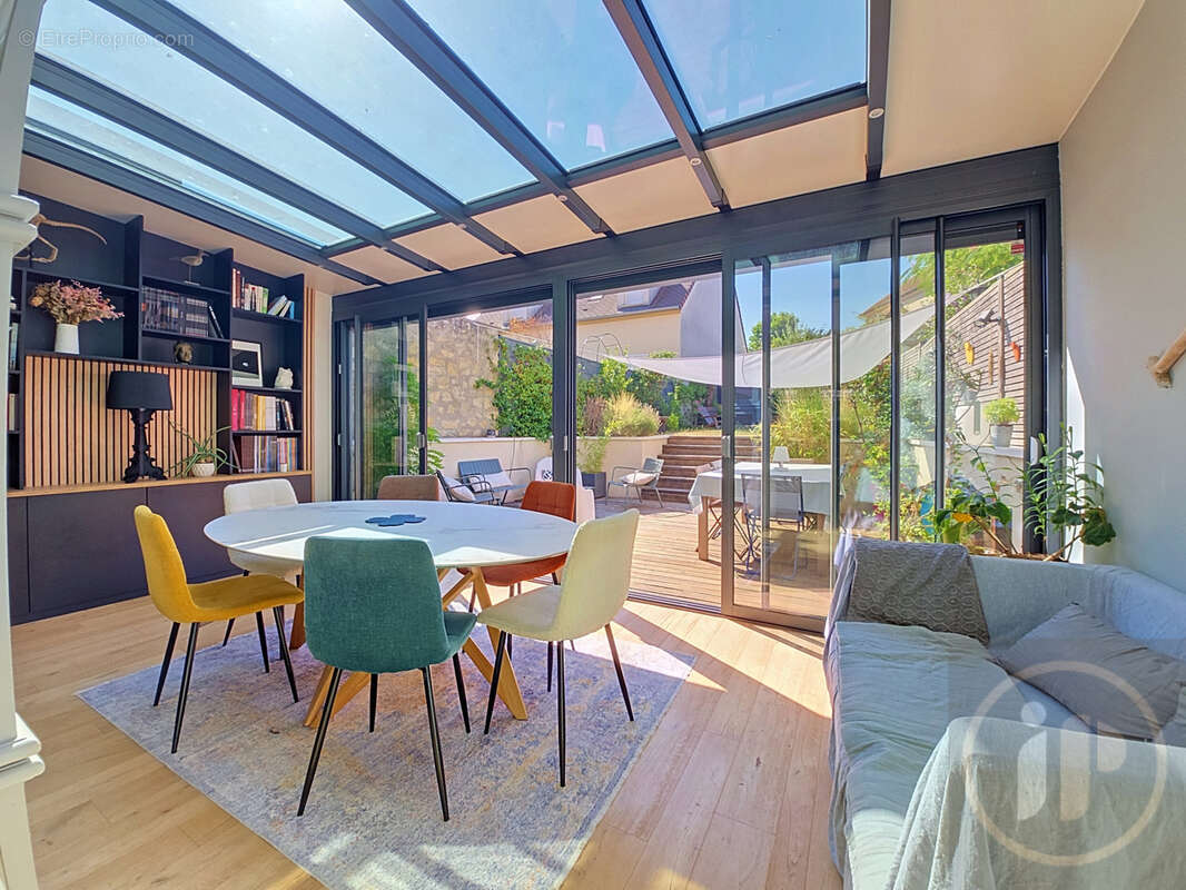 Charme d'une maison de ville et confort d'une rénovation contemporaine - photo 2