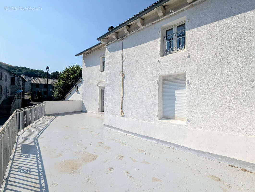 Belle et grande maison de village   128 m2 - photo 3