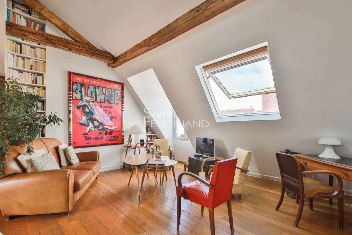 Appartement à PARIS-17E