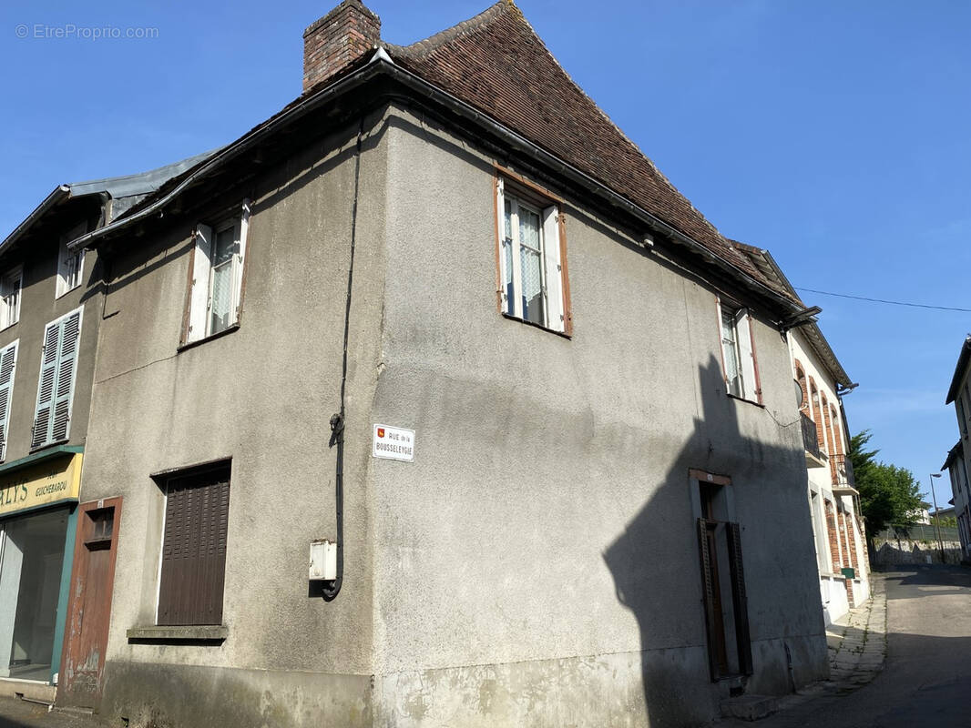 Maison à LUBERSAC