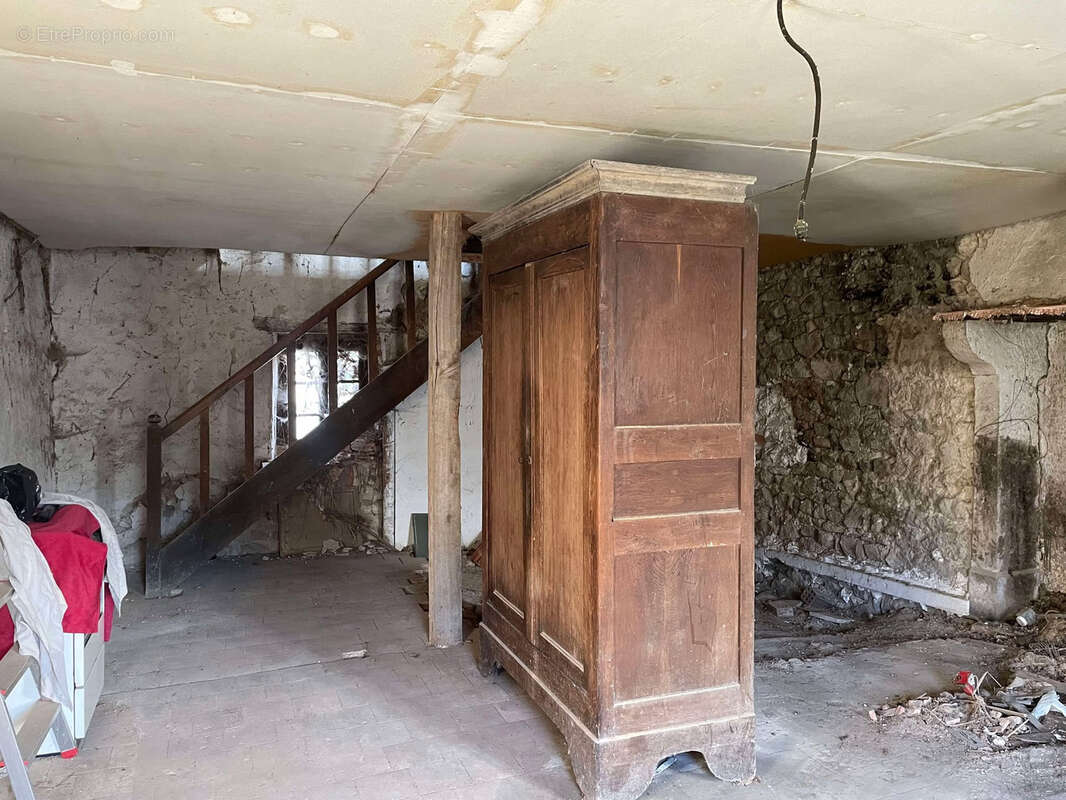 Maison à LE MAYET-DE-MONTAGNE