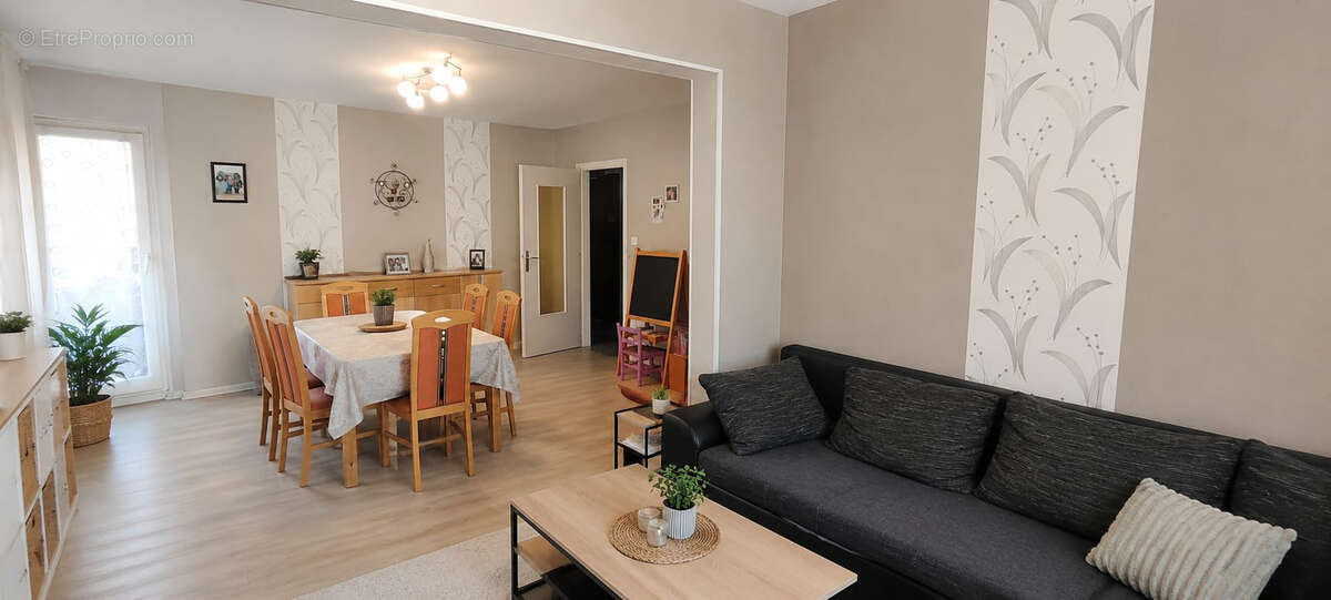 Sarreguemines - T3 lumineux avec 2 balcons, garage et cave - photo 2