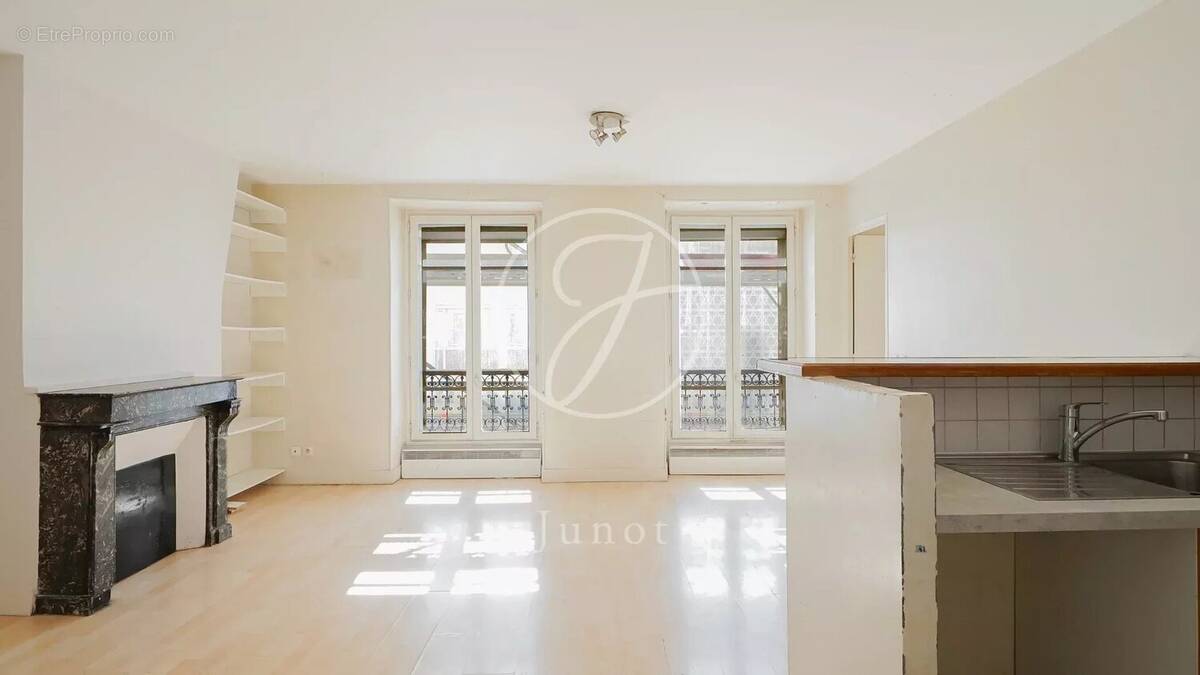 Appartement à PARIS-11E