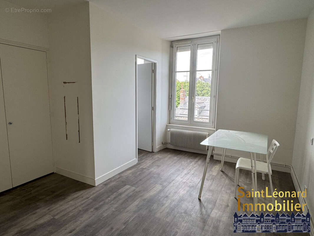 Appartement 83 m² à Fougeres  - photo 4