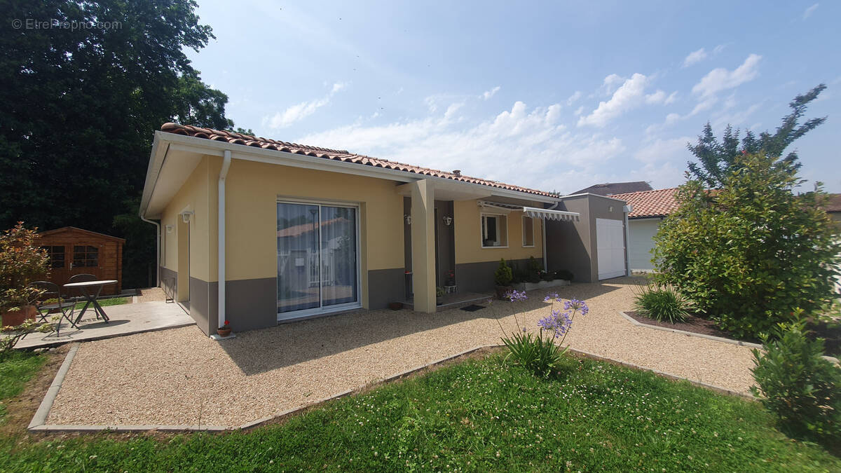 Maison à HAGETMAU