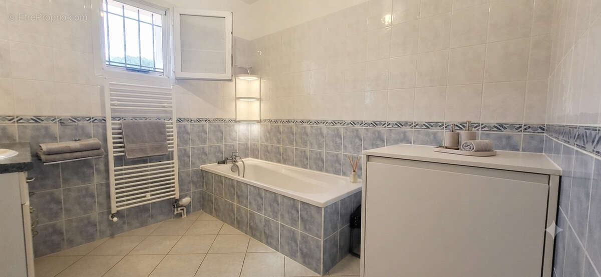 Maison Salaise Sur Sanne 9 pièces 200 m2 - photo 15