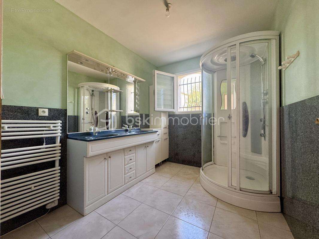 Plain-pied 3 chambres avec garage, piscine et grand terrain - photo 14