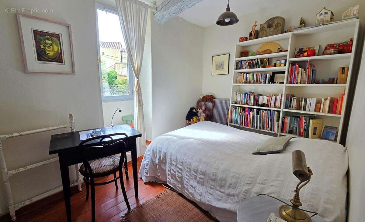 Maison à MONTBAZIN
