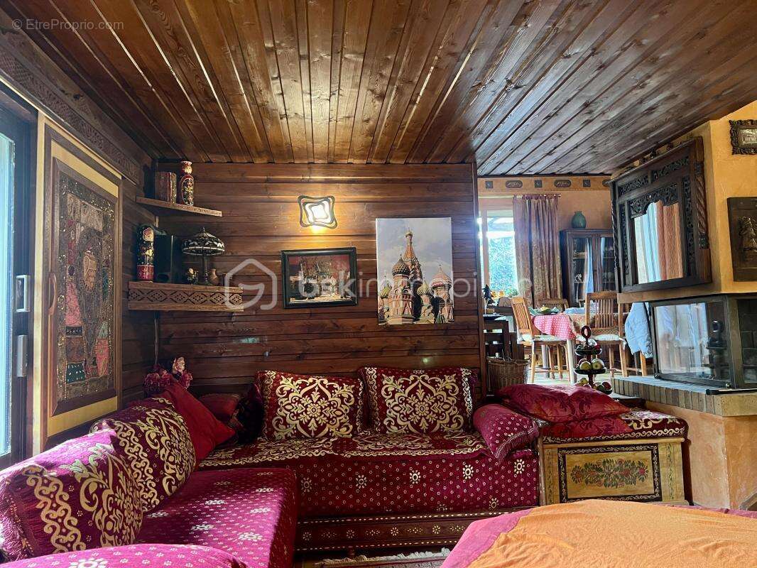 Maison à SAINT-GERMAIN-LES-ARPAJON