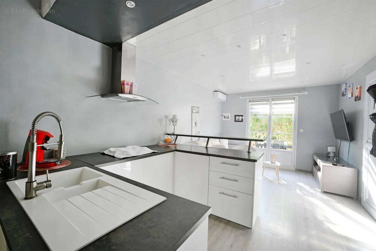 Maison à GALLARGUES-LE-MONTUEUX