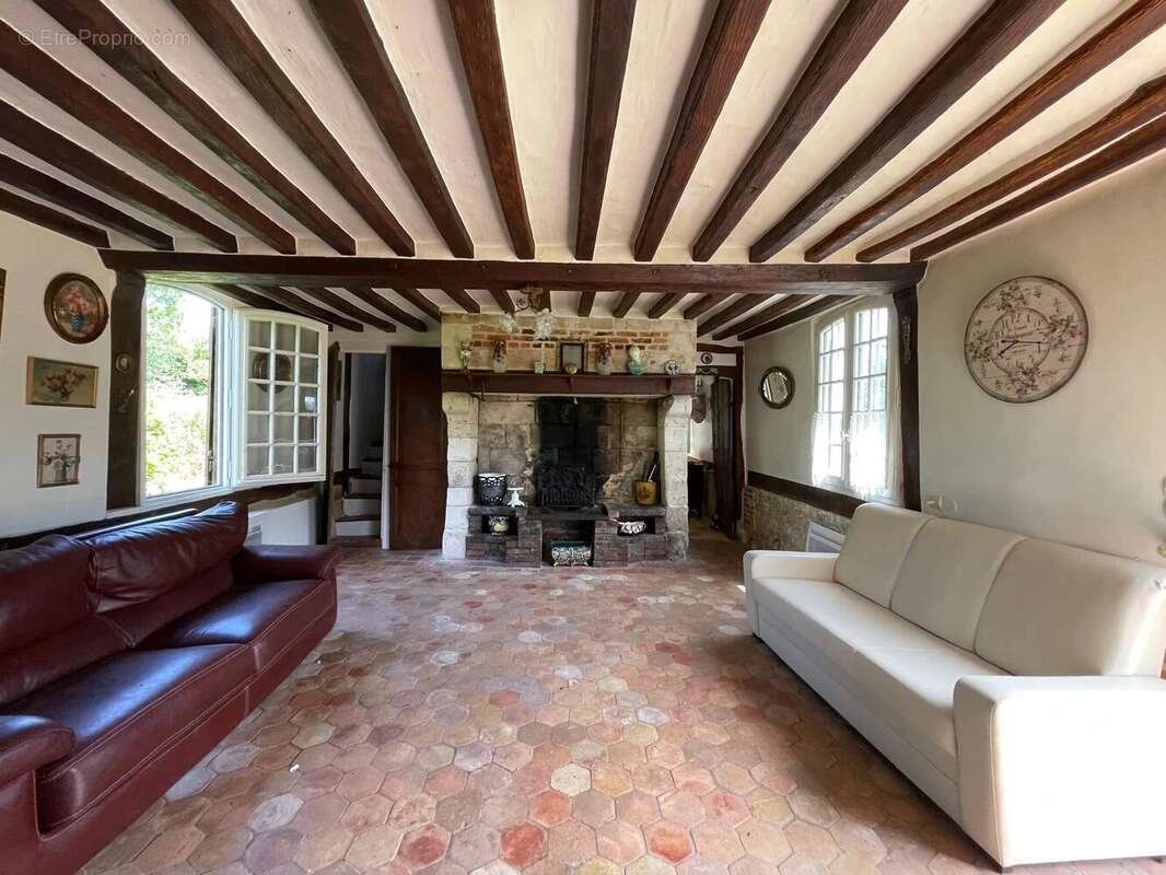 Maison à CORMEILLES