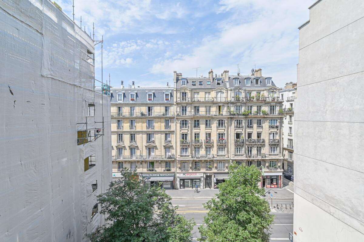 Appartement à PARIS-18E