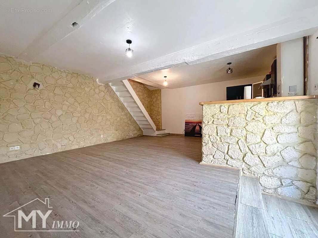 Maison à SAINTE-RADEGONDE