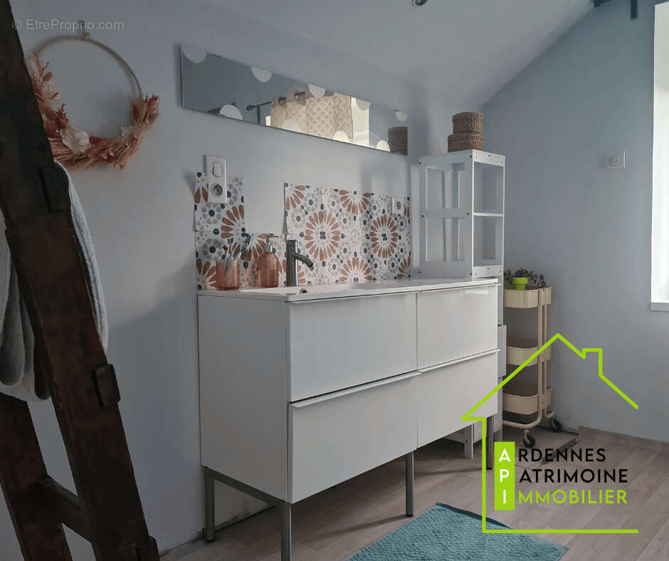 Maison à POURU-SAINT-REMY