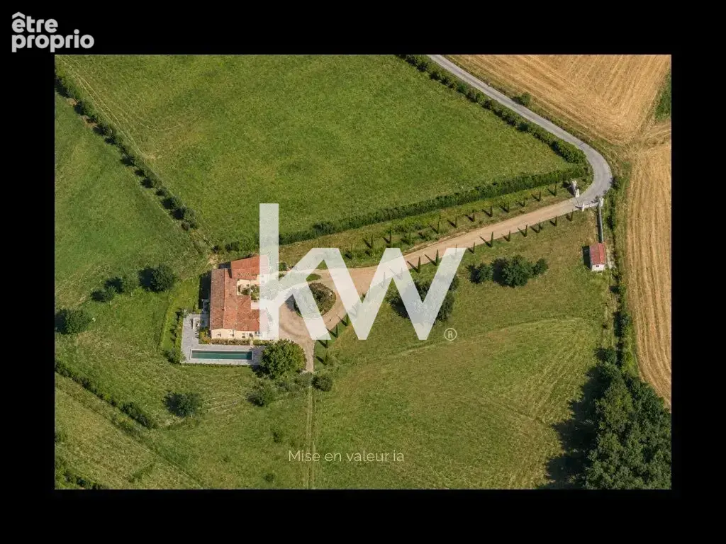 Maison 7 pièces 222 m² à vendre à Roche-La-Moliere (42230) - photo 2