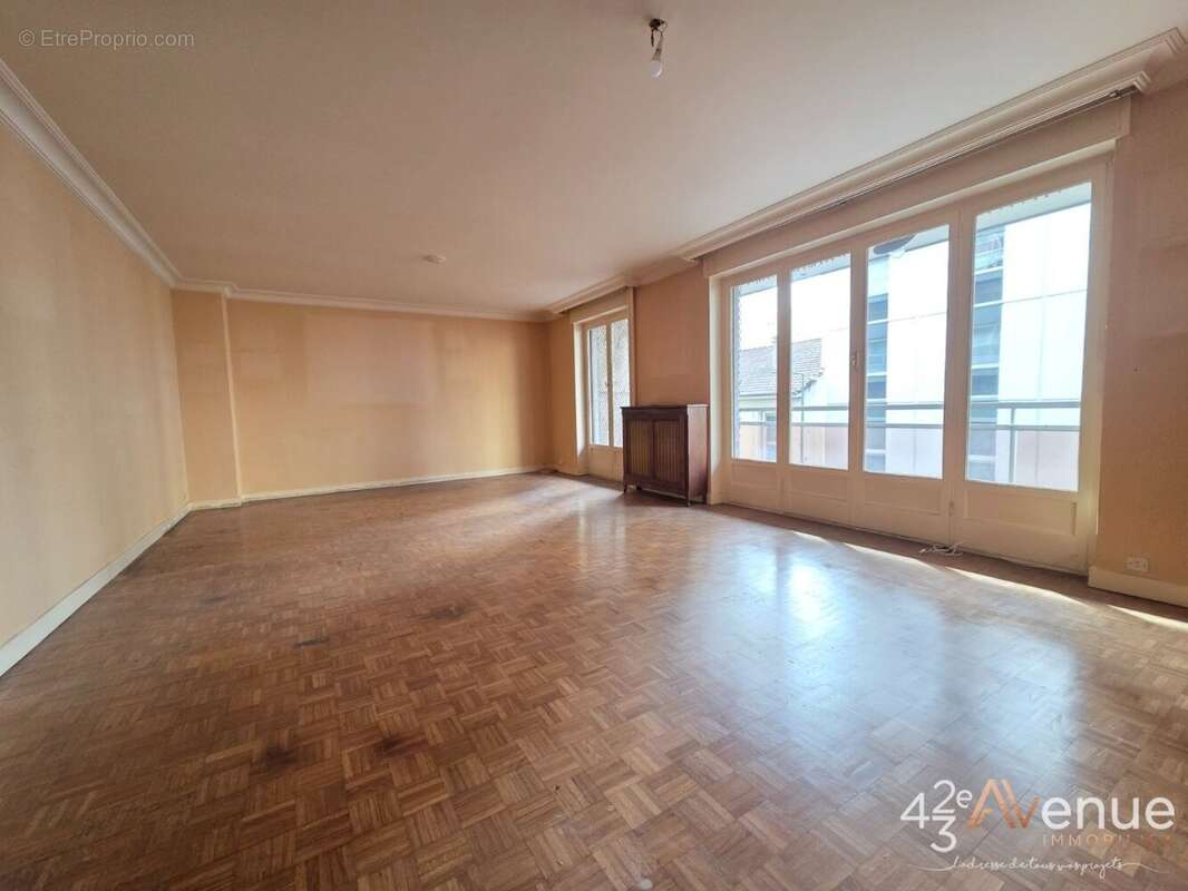 Appartement à SAINT-ETIENNE