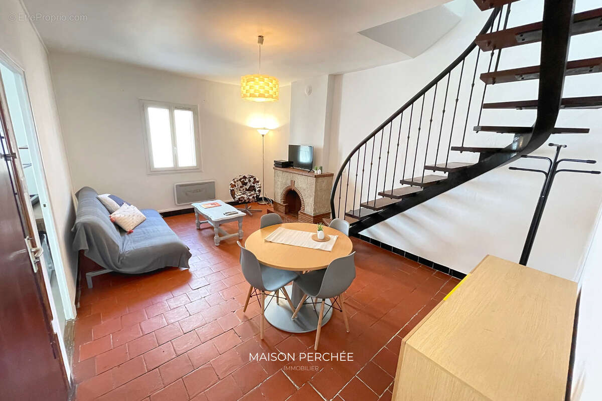 Appartement à MARSEILLE-1E