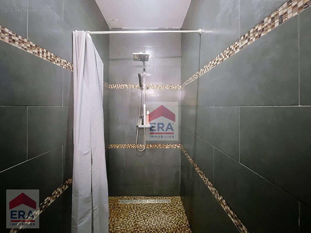 Appartement à MARSEILLE-2E