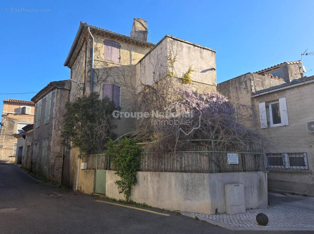 Maison à JONQUIERES-SAINT-VINCENT